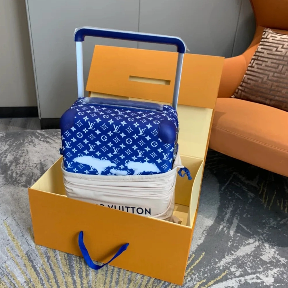 CUSTOM 37L CABIN 55 HORIZON SUITCASE CLOUDS 0519